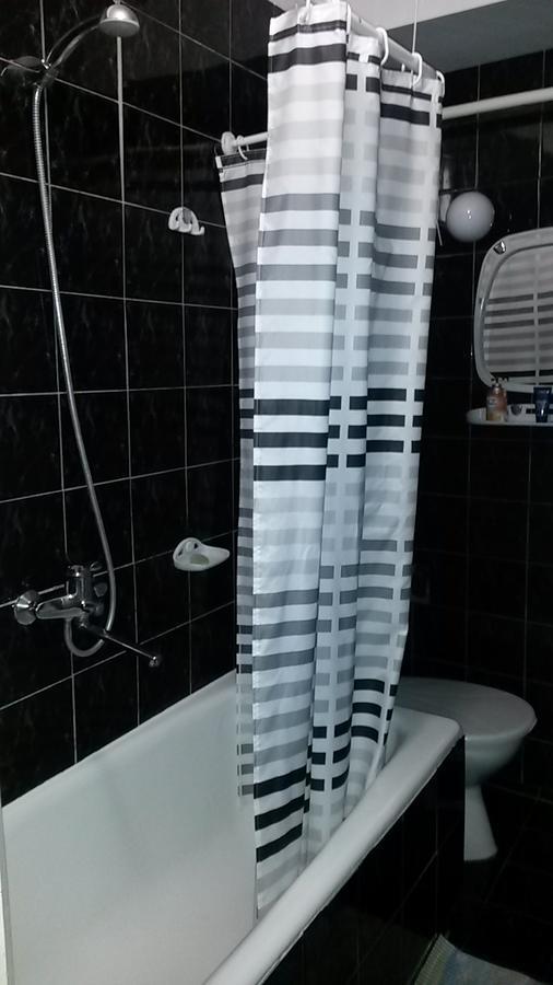 On Rusanivska Naberezhnaya 22